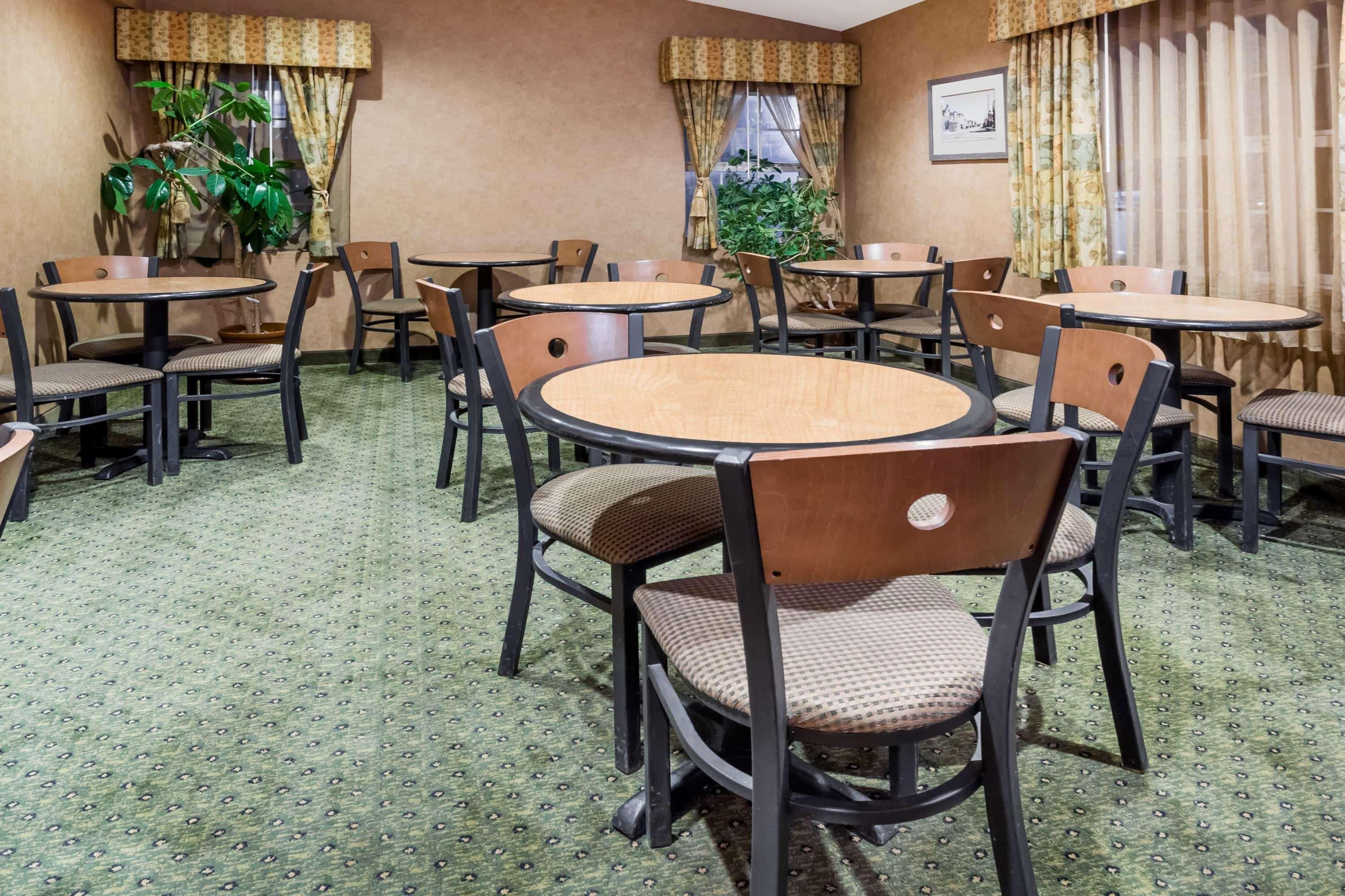 Ramada By Wyndham Frisco Hotel Екстериор снимка