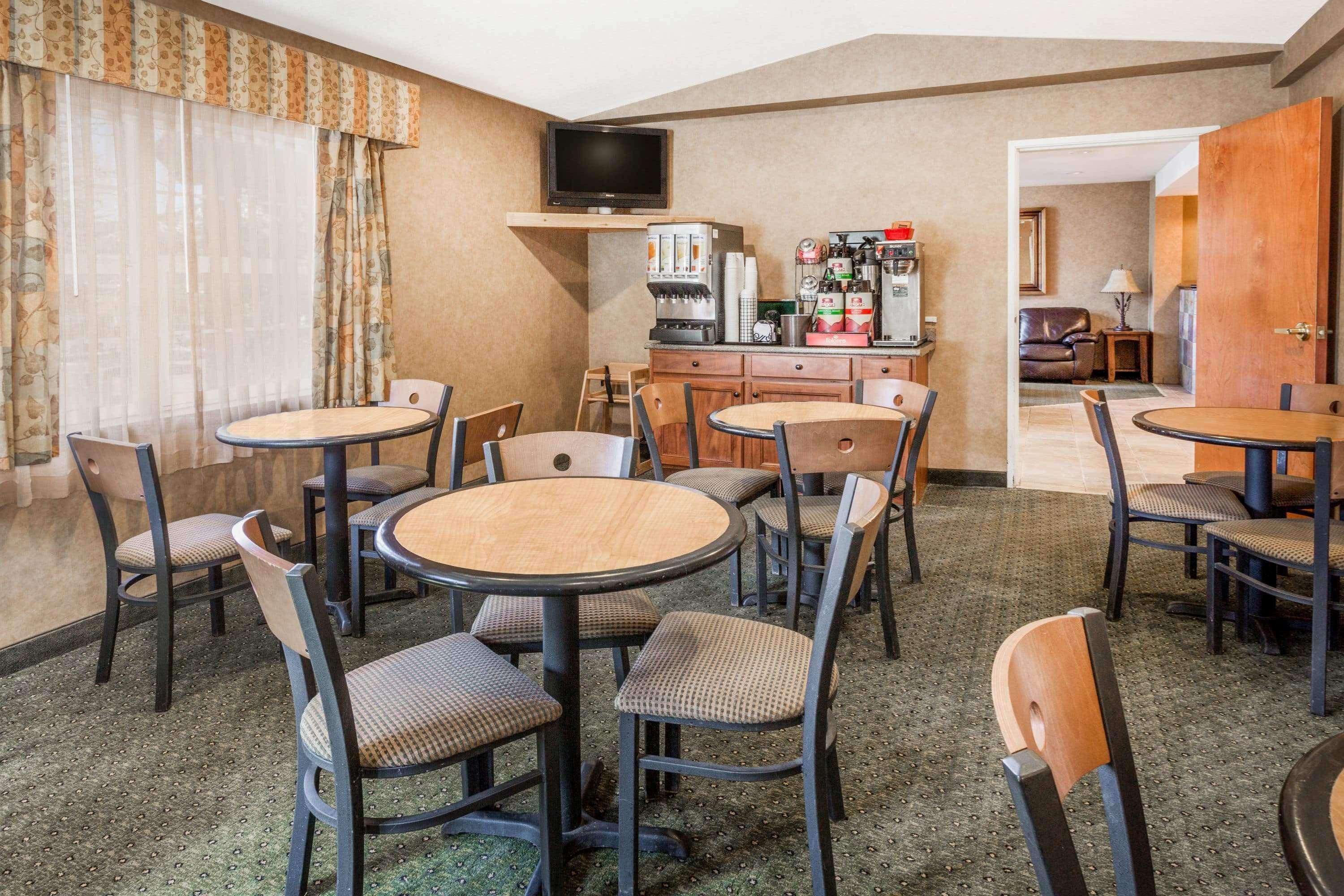 Ramada By Wyndham Frisco Hotel Екстериор снимка