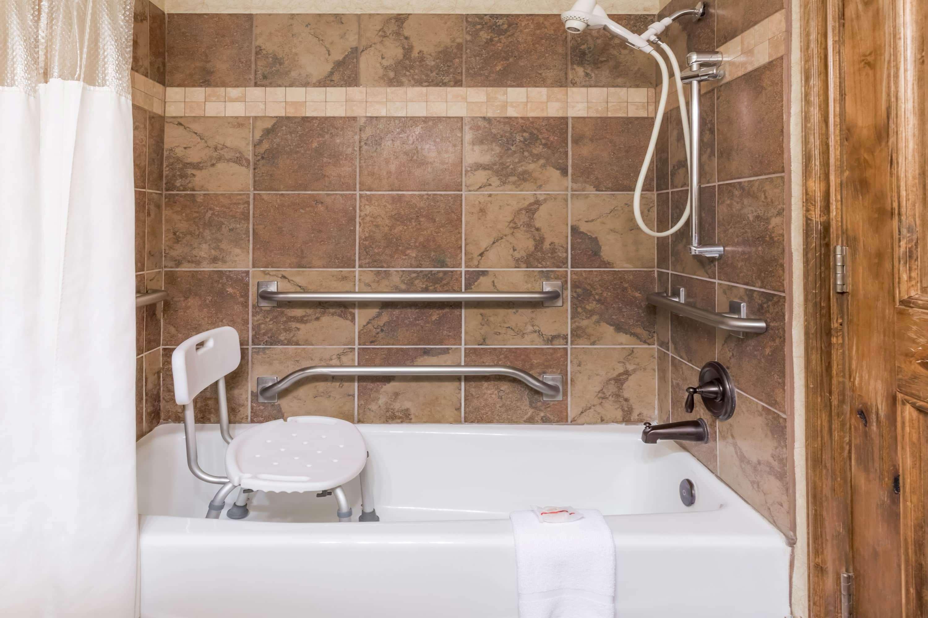 Ramada By Wyndham Frisco Hotel Екстериор снимка