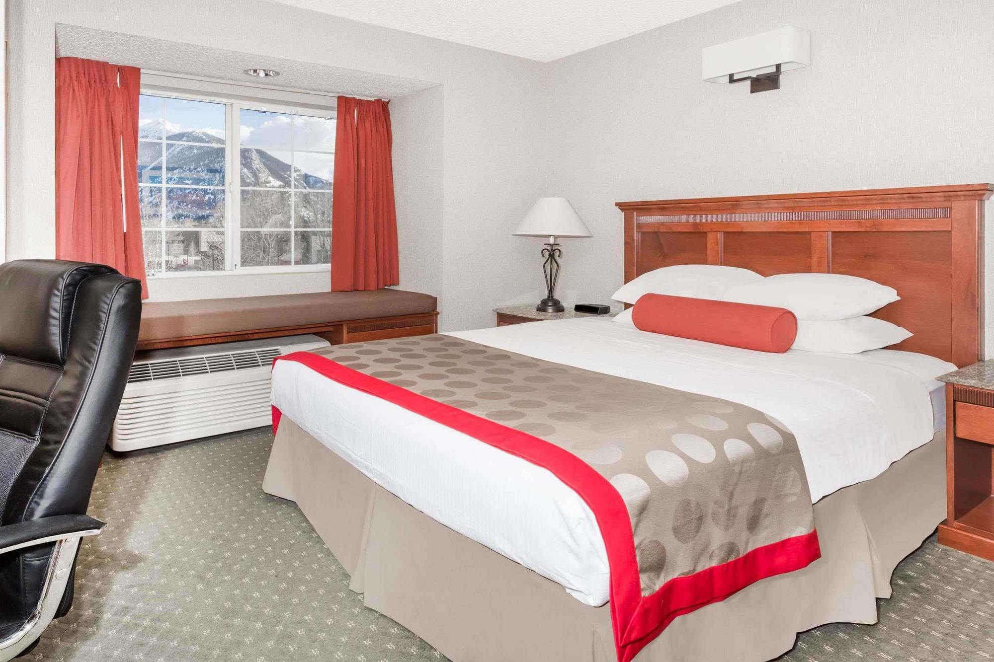 Ramada By Wyndham Frisco Hotel Екстериор снимка