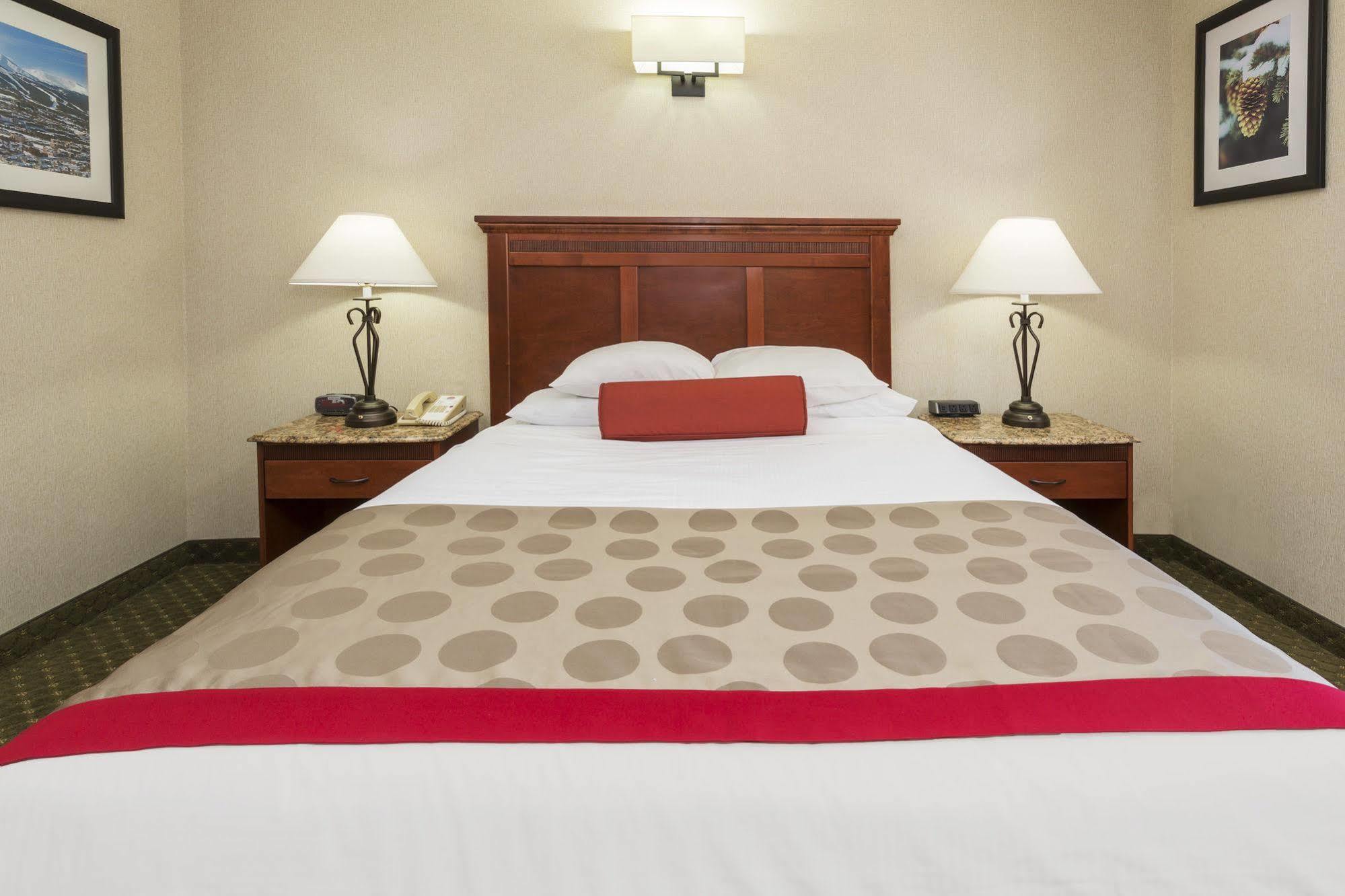 Ramada By Wyndham Frisco Hotel Екстериор снимка