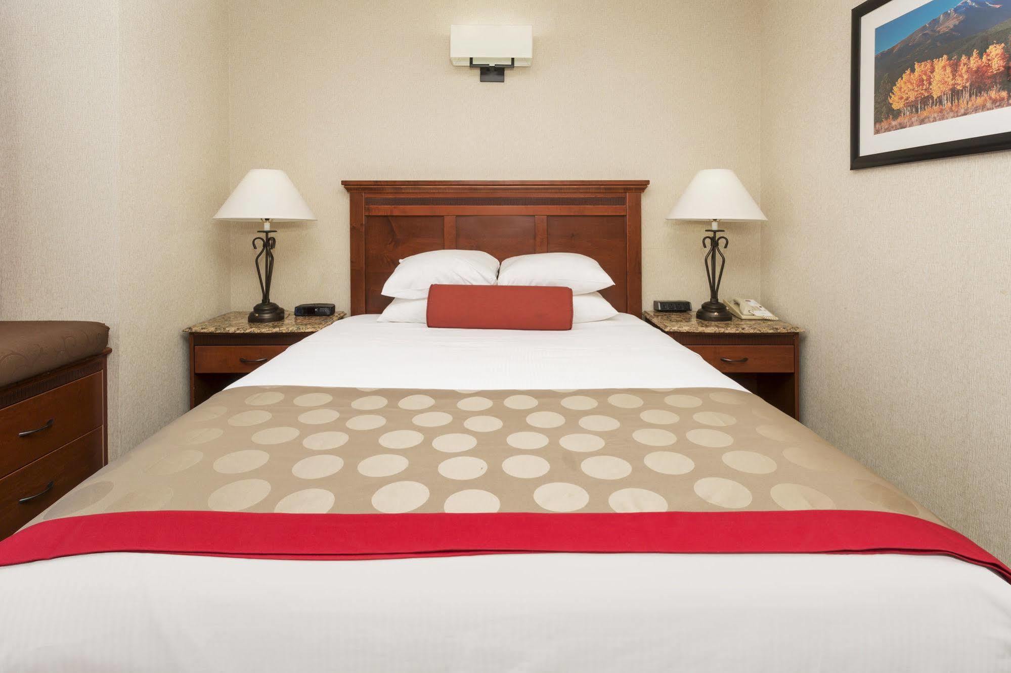 Ramada By Wyndham Frisco Hotel Екстериор снимка
